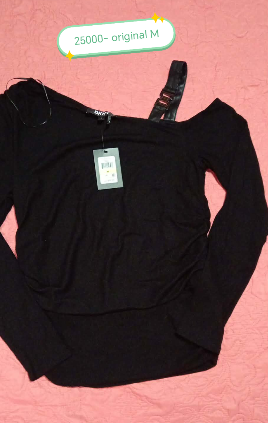 blusa marca DNKNY 