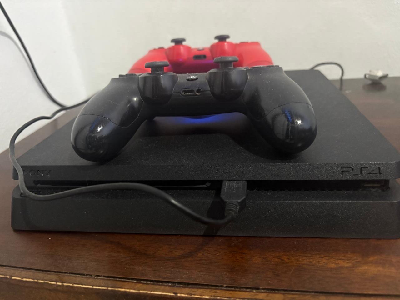 Play Station 4 como nuevo 
