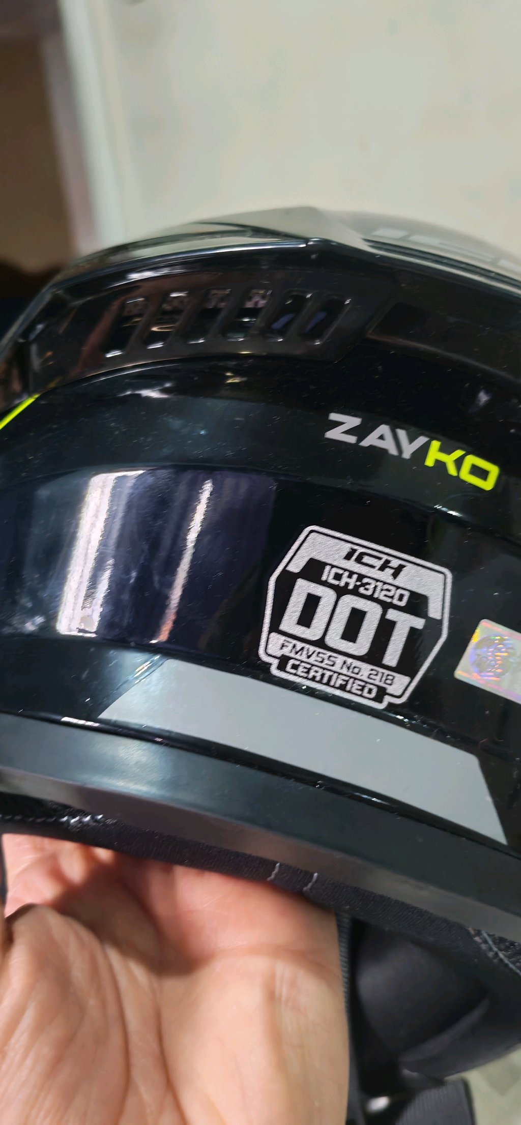 casco para moto y guantes 