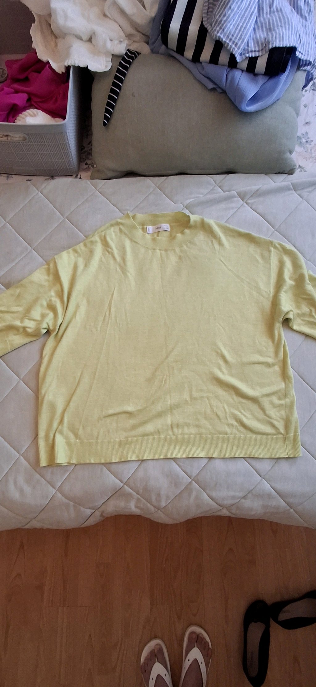 Camisa tipo suéter marca Mango