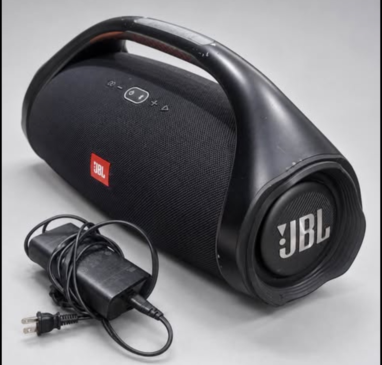 Un Parlante Grande JBL